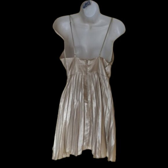 MARCIANO Mettalic Silver Satin Dress Size 8 NEW NWT - Picture 4 of 5